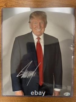 Donald Trump, président des États-Unis, photo signée 8 x 10 avec sceau COA 22J07381