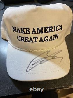 Eric Trump Signé Autographié Officiel Maga Hat Proof Futur Président