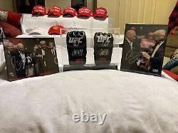 Gant de frappe UFC authentique signé par Donald Trump et Dana White, PDG Président, avec certificat d'authenticité.