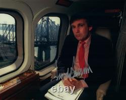 Image signée de Donald Trump 8x10 avec certificat d'authenticité inclus