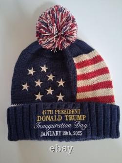 Invitation signée de Donald Trump très rare et chapeau en tricot du jour de l'inauguration