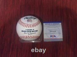 Ivanka Trump a signé un ballon de baseball officiel de la Major League avec l'inscription 'Make America Great' PSA/DNA.