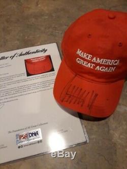 Le Président Américain Donald Trump Autosigné Maga Chapeau-rare Deux-psa Cert / Adn Et Jsa