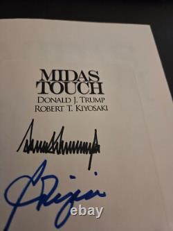 Le Président DONALD TRUMP a signé le livre relié MIDAS TOUCH MAGA en excellent état.