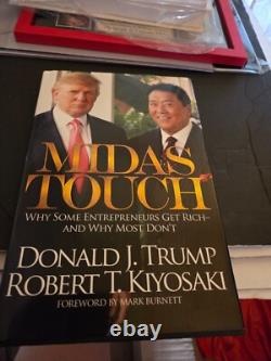 Le Président DONALD TRUMP a signé le livre relié MIDAS TOUCH MAGA en excellent état.