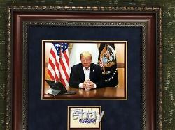 Le Président Donald J Trump A Signé L'affichage Personnalisé Encadré Jsa Loa