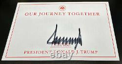 Le Président Donald J. Trump A Signé Le Livre Autographié Notre Voyage Ensemble