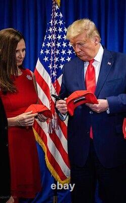 Le Président Donald J. Trump Autographié Keep America Great Hat Photo Proof