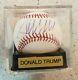 Le Président Donald Trump A Signé Autograph Baseball Jsa Certifié