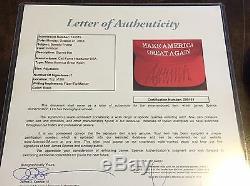 Le Président Donald Trump A Signé La Campagne Rouge Avec Le Chapeau Maga Rouge Officiel De Cali Fame Jsa Rare