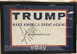 Le Président Donald Trump A Signé Une Affiche De Campagne Maga 13x19 Jsa Cert Custom Encadrée