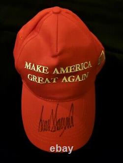 Le Président Donald Trump Bold A Signé Autographié Maga Casquette De Baseball Cap Coa
