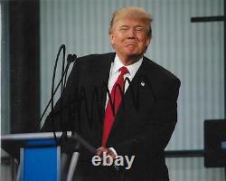 Le Président Donald Trump Signé 8x10 Débat Photo Dédicacée Jsa Loa