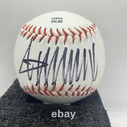 Le Président Donald Trump Signé À La Main Autographied Rawlings Baseball Avec Coa 27910