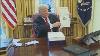 Le Président Donald Trump Signe La Loi Sur Les Réductions D'impôts Et D'emplois Dans Le Bureau Ovale Abc Nouvelles Rapport Spécial