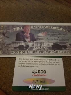 Le président DONALD TRUMP a signé le projet de loi sur l'argent Trump de 2016 MAGA SGC coa/hologramme MINT