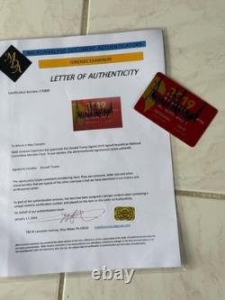 Le président DONALD TRUMP a signé une carte de membre avec autographe 2019, COA, superbe présentation