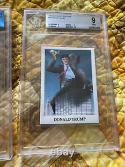 Le président Donald Trump a signé le badge média GA 2016 et la pièce de monnaie pourrie Rotten Mint de 1989 BGS 9.