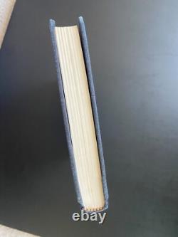 Le président Donald Trump a signé le livre Art of the Deal, première édition de 1987, Maga Bas.