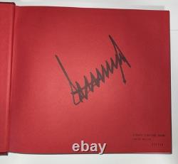 Le président Donald Trump a signé notre voyage ensemble Édition spéciale dédicacée