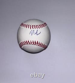 Le sénateur Marco Rubio a signé une balle de baseball de la MLB pour Donald Trump, secrétaire d'État SOS.