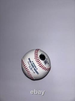 Le sénateur Marco Rubio a signé une balle de baseball de la MLB pour Donald Trump, secrétaire d'État SOS.