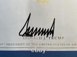 Livre de collection en édition limitée 'Save America' signé par Donald Trump, édition reliée.