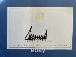 Livre de collection en édition limitée 'Save America' signé par Donald Trump, édition reliée.