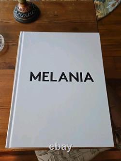 Livre en édition collector signé par Melania Trump. Édition de luxe. Toujours sous plastique.