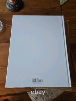 Livre en édition collector signé par Melania Trump. Édition de luxe. Toujours sous plastique.