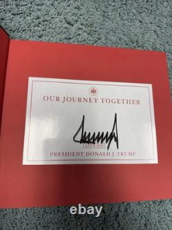 Livre relié RARE NOTRE VOYAGE ENSEMBLE signé par Donald Trump