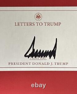 Livre relié avec autographes signé de Donald Trump - Lettres à Trump JSA LOA