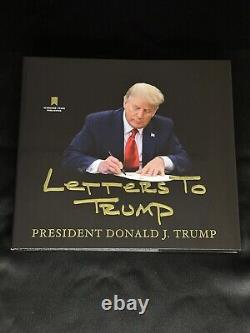 Livre relié avec autographes signé de Donald Trump - Lettres à Trump JSA LOA