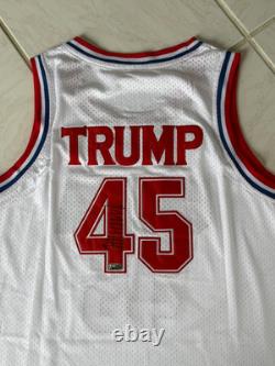 Maillot autographié et signé par le président DONALD TRUMP, avec certificat d’authenticité, rare, superbe pièce d’exposition