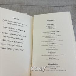 Menu du déjeuner inaugural signé en pleine signature de Donald Trump 2025, certificat Beckett