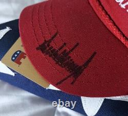 Nouveau Président DONALD TRUMP Casquette ROUGE MAGA Signée Officielle SANS COA