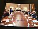 Photo 11x14 SignÉe De Nancy Pelosi Avec Donald Trump Beckett Bas Coa G