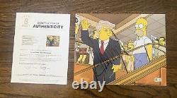 PRESIDENT DONALD TRUMP A SIGNÉ UNE PHOTO DES SIMPSONS 11x14 MAGA AUTHENTIQUE AUTO BAS COA