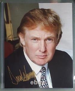 PRÉSIDENT ? Donald Trump ? PHOTO ORIGINALE 8x10 SIGNÉE ? GOLD SHARPIE ? ÉTAT NEUF