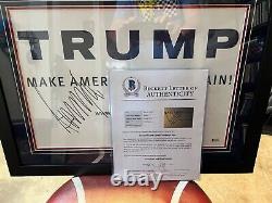 Panneau de campagne encadré signé par Donald J. Trump (bas #a09893) Lettre complète de Beckett
