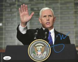 Photo 8x10 signée par Mike Pence avec JSA COA #AI24029 Vice-président Donald Trump