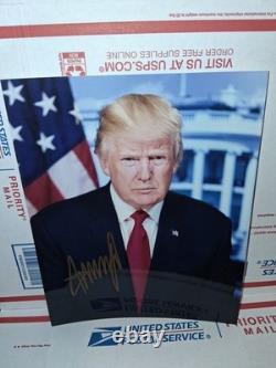 Photo 8x10 signée par le président Donald Trump et certificat d'authenticité