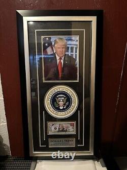 Photo encadrée de Donald Trump de 2016 avec autographe, COA d'environ 34x19, PAAS 11414