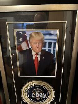 Photo encadrée de Donald Trump de 2016 avec autographe, COA d'environ 34x19, PAAS 11414