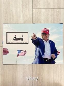 Photo présidentielle signée encadrée sur mesure de Donald Trump 45e, JSA LOA RARE