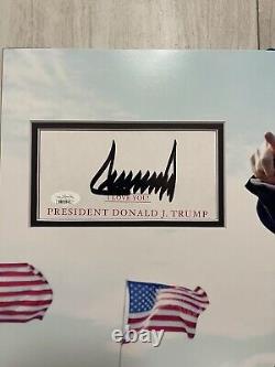 Photo présidentielle signée encadrée sur mesure de Donald Trump 45e, JSA LOA RARE