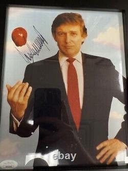 Photo signée 8x10 de Donald J Trump avec signature certifiée JSA et lettre de COA