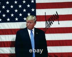 Photo signée 8x10 de Donald Trump + COA