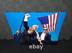Photo signée 8x10 de Donald Trump, Président des États-Unis, avec certificat d'authenticité, Combat