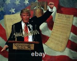 Photo signée 8x10 de Donald Trump avec certificat d'authenticité